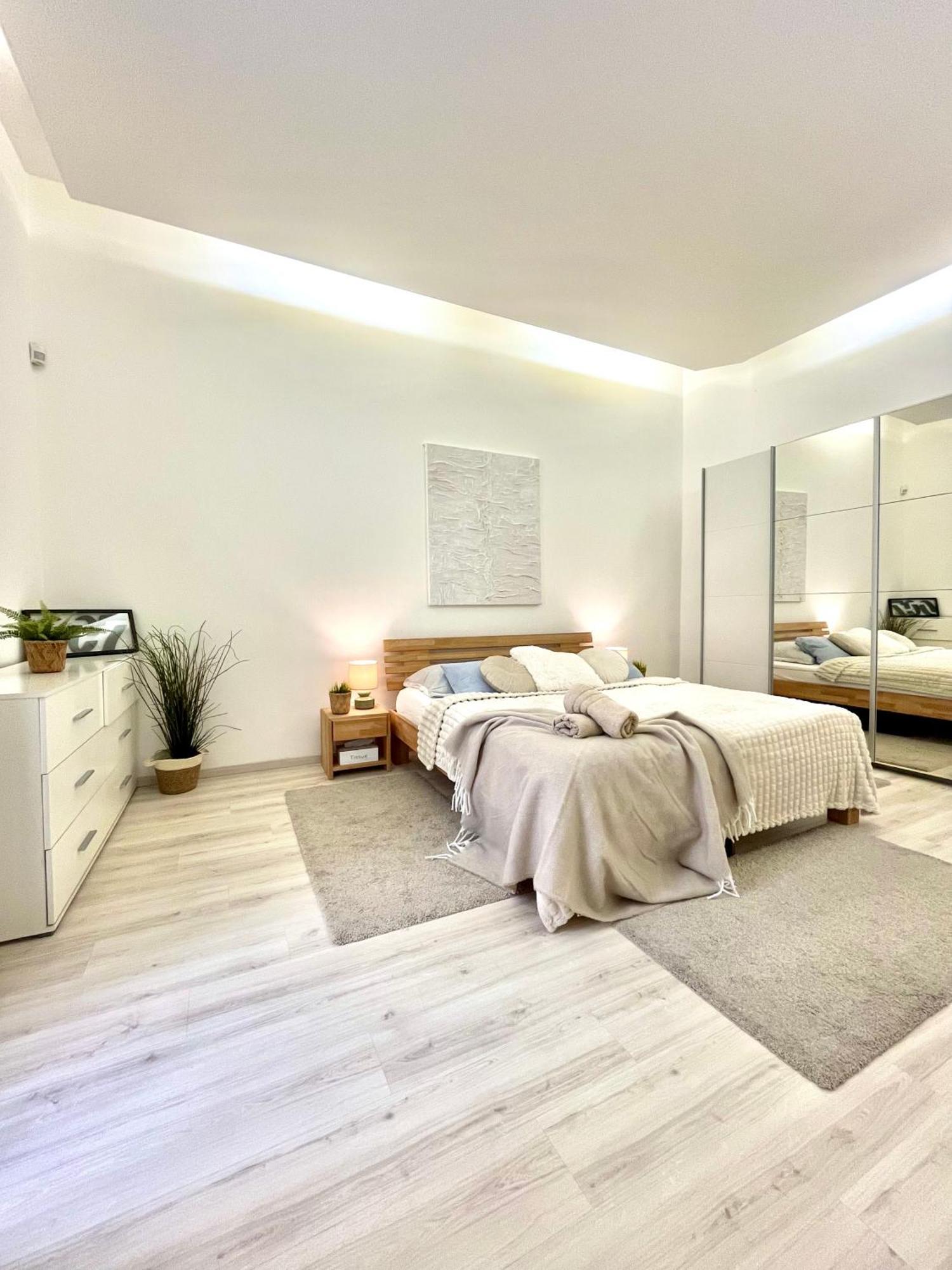 James Bond Apartment Top Location Air Conditioned Bratislava Dış mekan fotoğraf